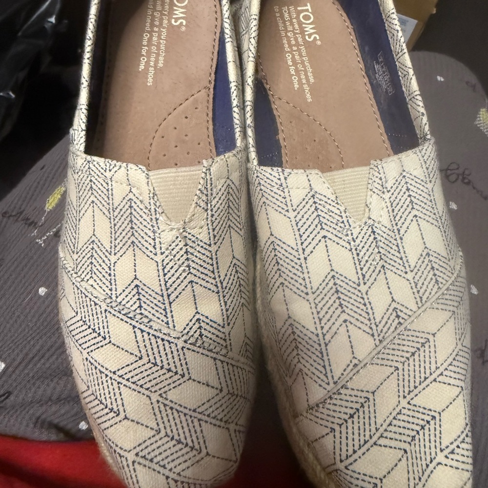 TOMS Cream and Navy Slip-On Shoes